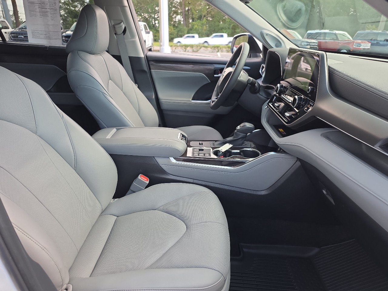 Used 2026 Toyota Highlander Limited AWD/4WD image 20