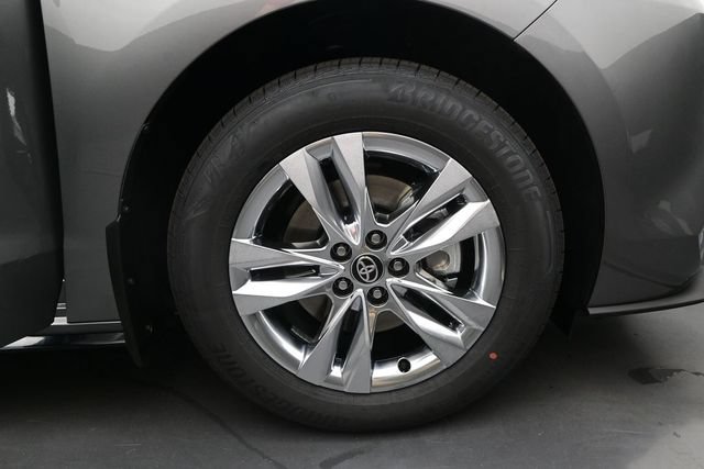 New 2026 Toyota Sienna Limited FWD image 17