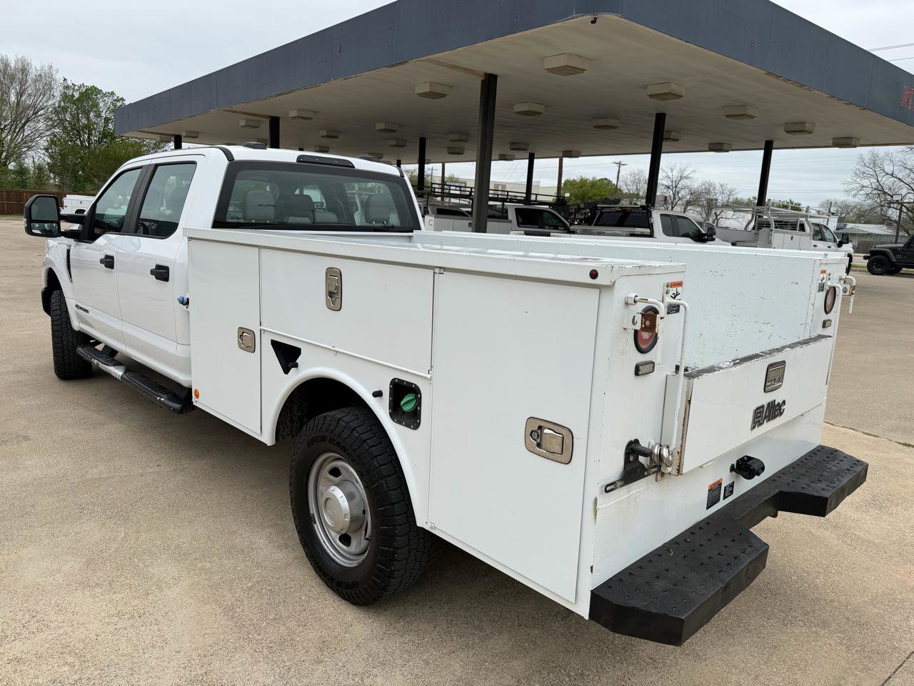 Used 2020 Ford F350 XL w/ Power Equipment Group AWD/4WD image 3
