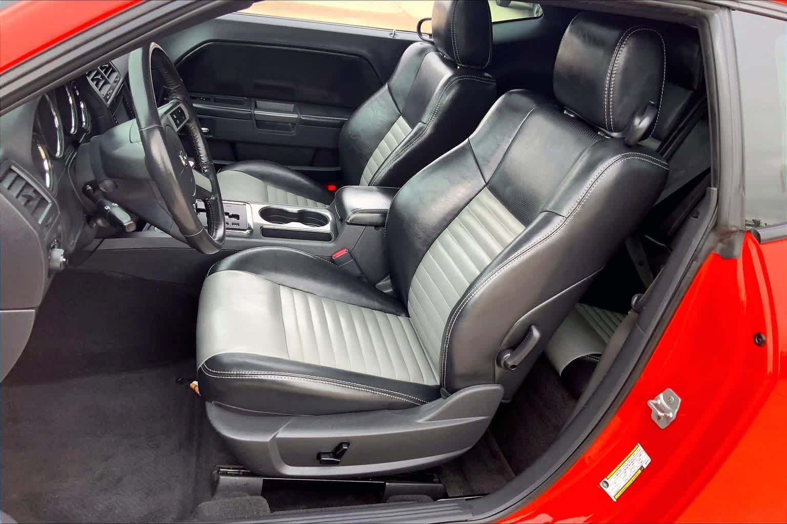 Used 2009 Dodge Challenger R/T RWD image 6
