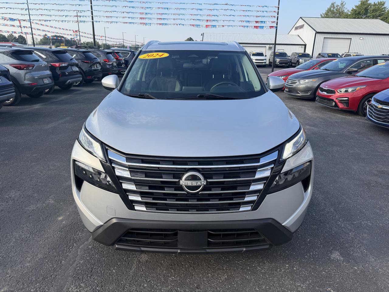 Used 2024 Nissan Rogue SV w/ SV Premium Package AWD/4WD image 11