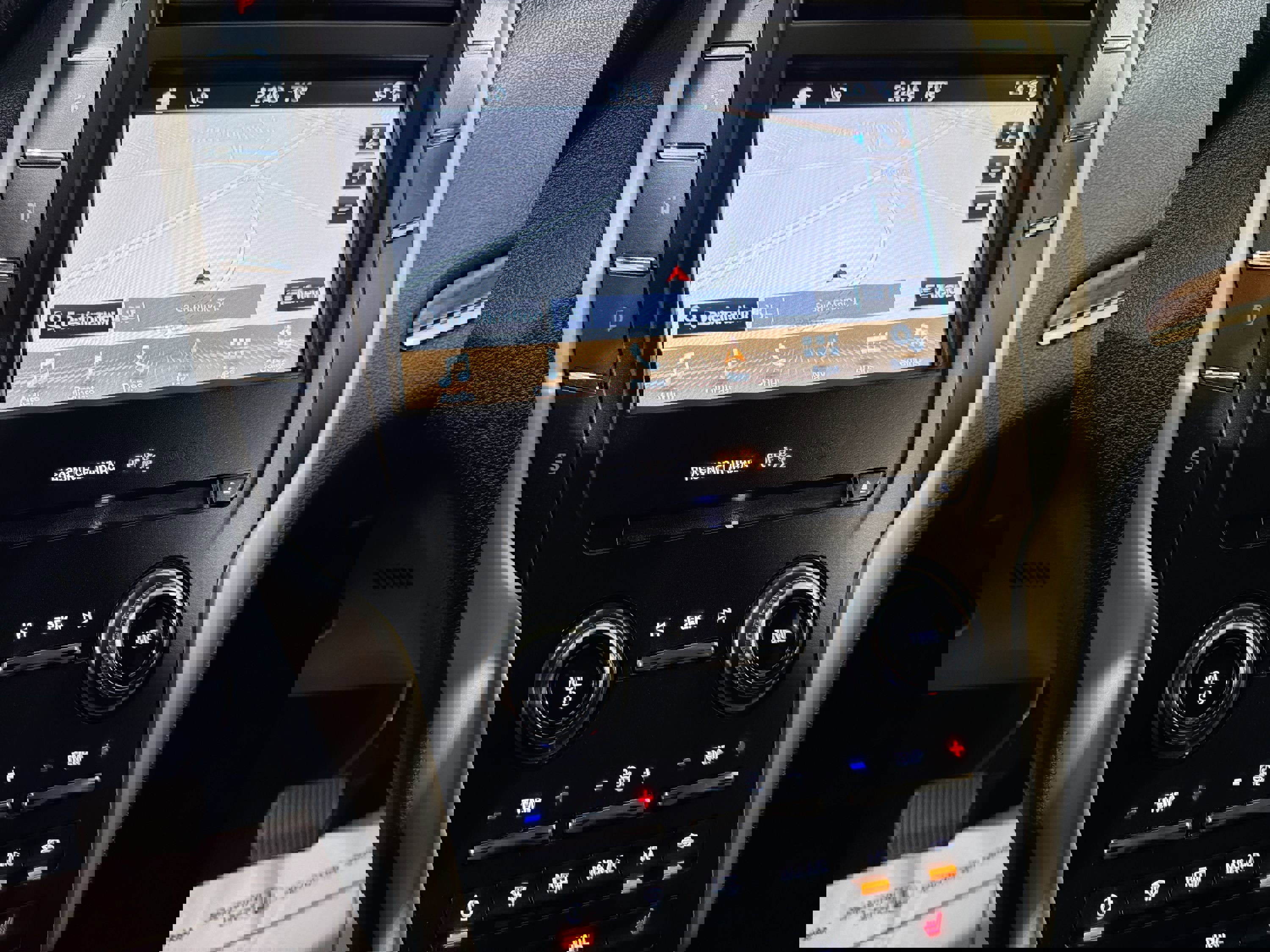 Used 2018 Lincoln MKC Select w/ Select Plus Package image 19