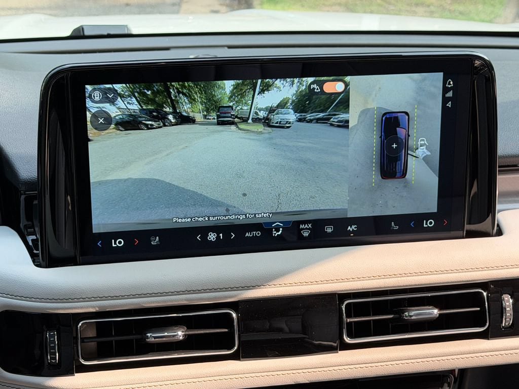 New 2026 Lincoln Aviator AWD w/ Jet Appearance Package image 11