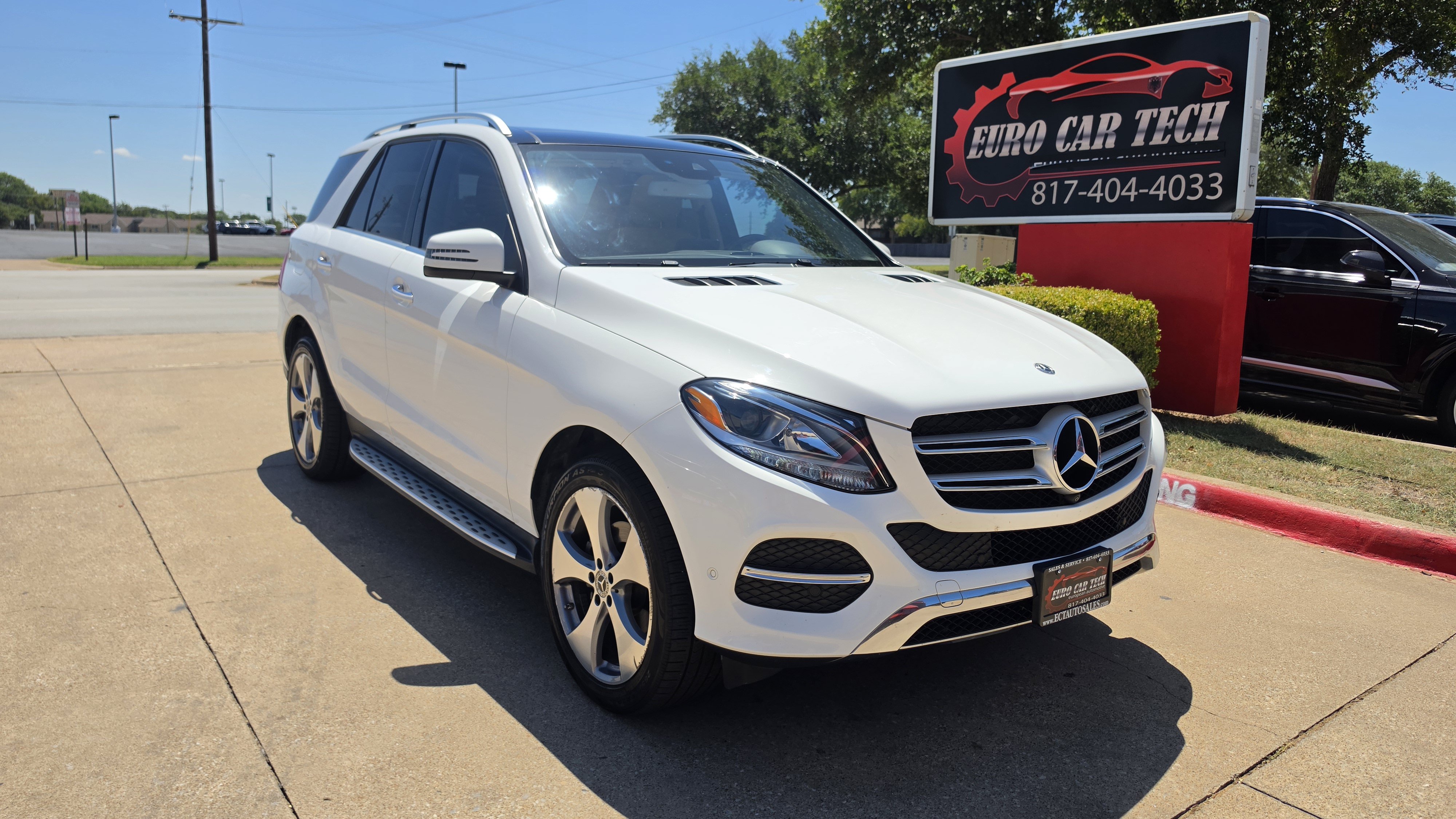 Used 2018 Mercedes-Benz GLE 350 w/ Premium 1 Package image 6