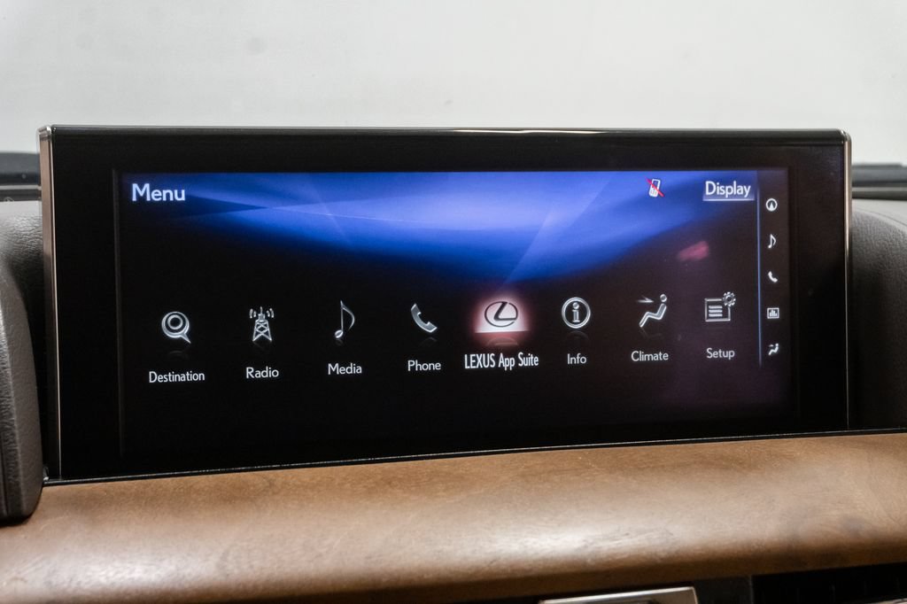 Used 2017 Lexus LX 570 4WD w/ Luxury Package image 18
