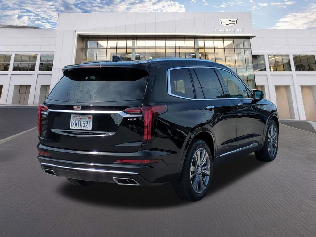 Used 2025 Cadillac XT6 Premium Luxury image 5