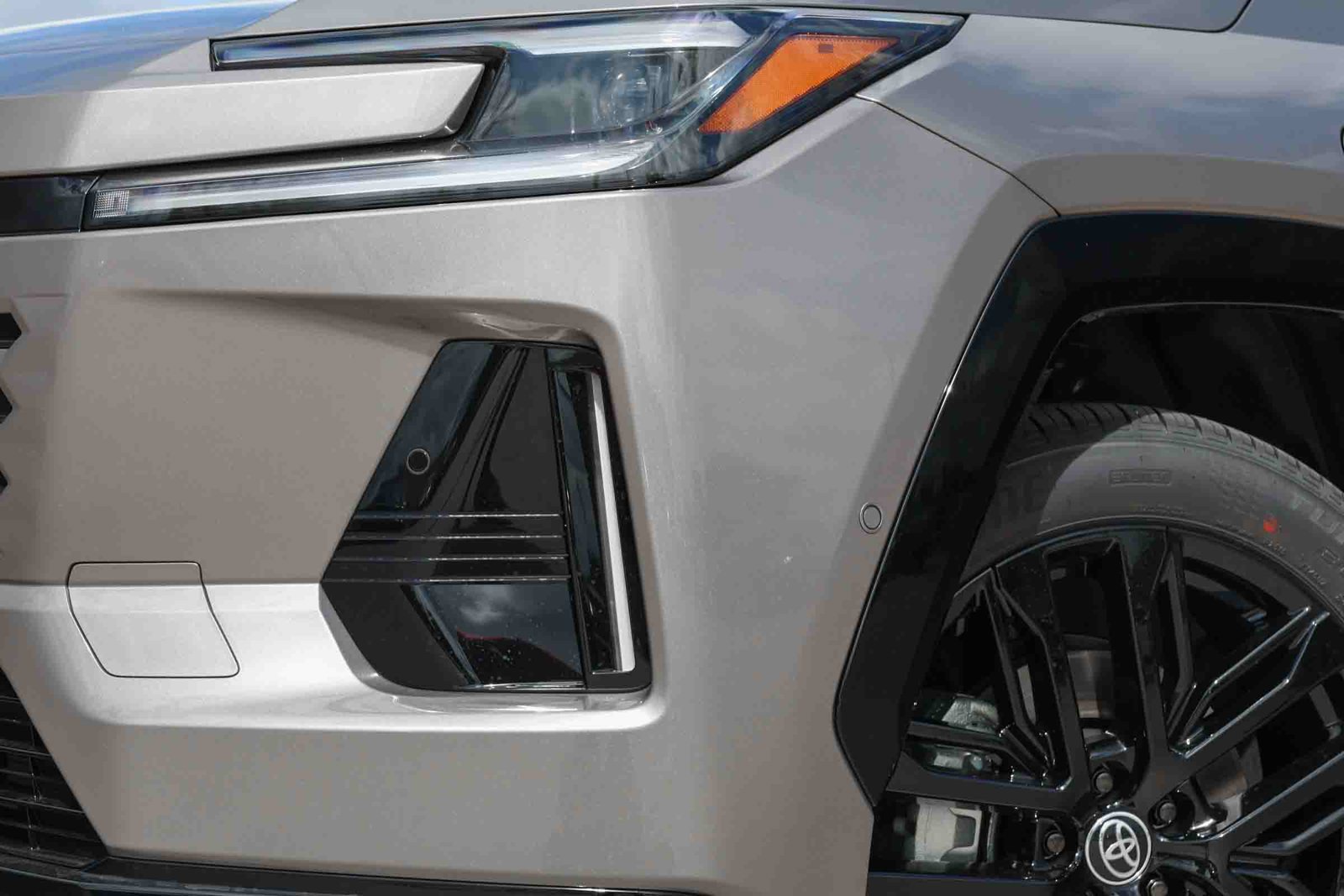 New 2026 Toyota RAV4 XSE w/ Panoramic Sun Roof Package AWD/4WD image 11