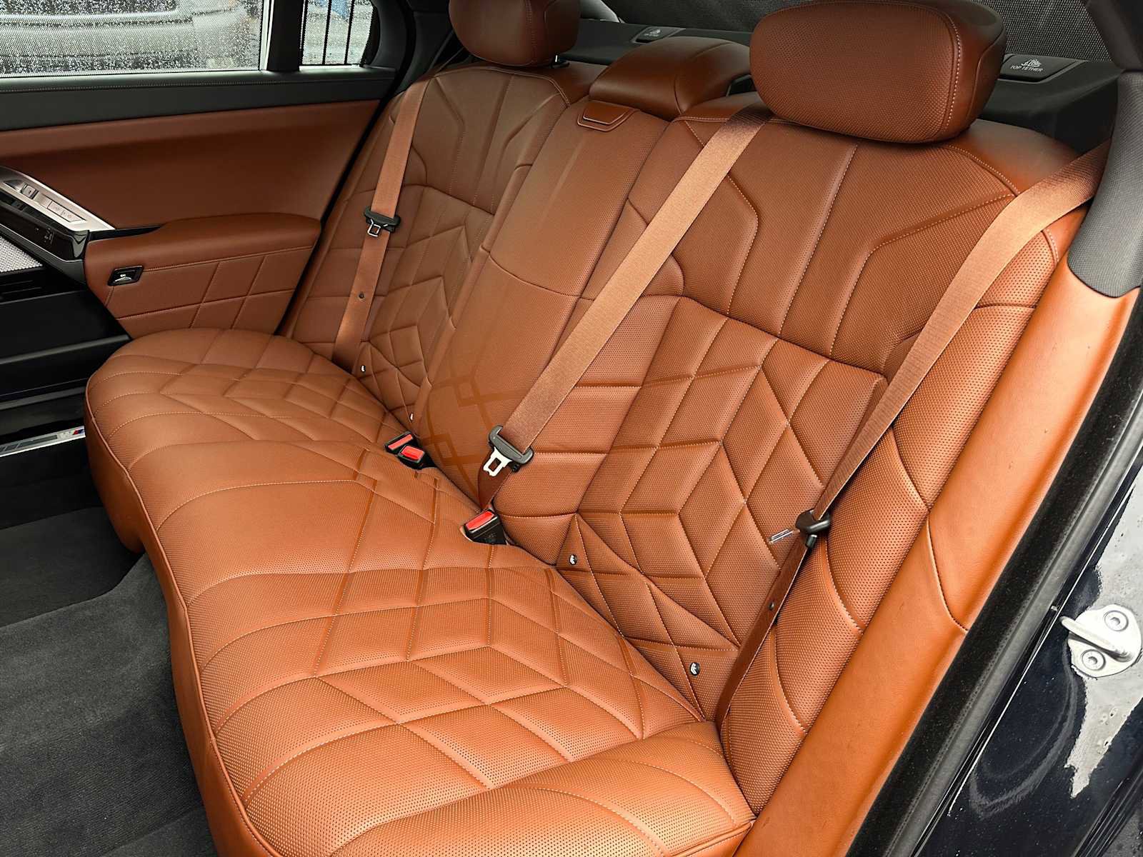 Used 2023 BMW 760i xDrive image 17