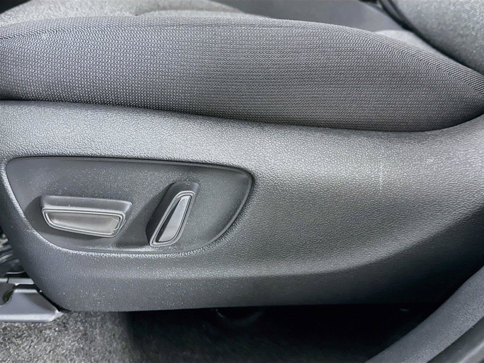 Certified 2025 Toyota Grand Highlander FWD image 27