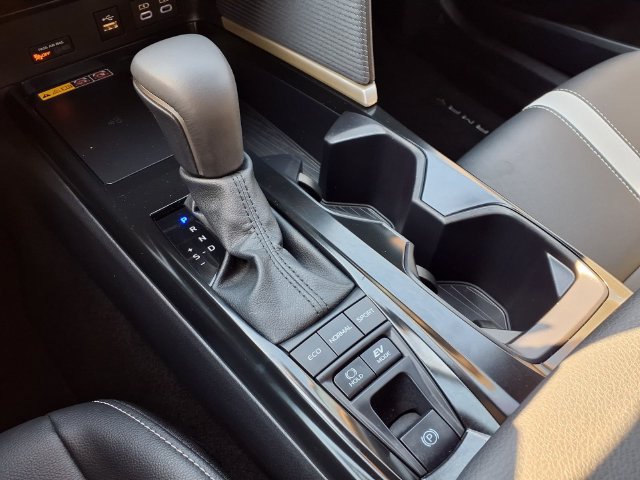 Used 2026 Toyota Camry SE w/ Convenience Package FWD image 13