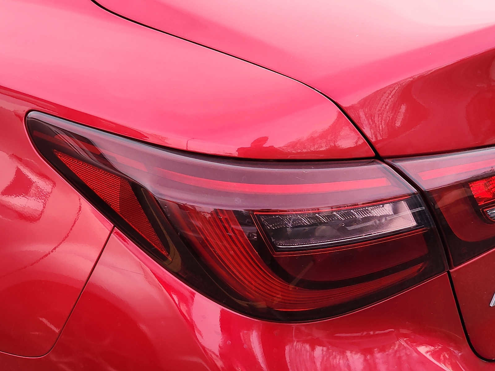 Used 2018 INFINITI Q50 Red Sport 400 w/ Sensory Package (Sport) AWD/4WD image 9