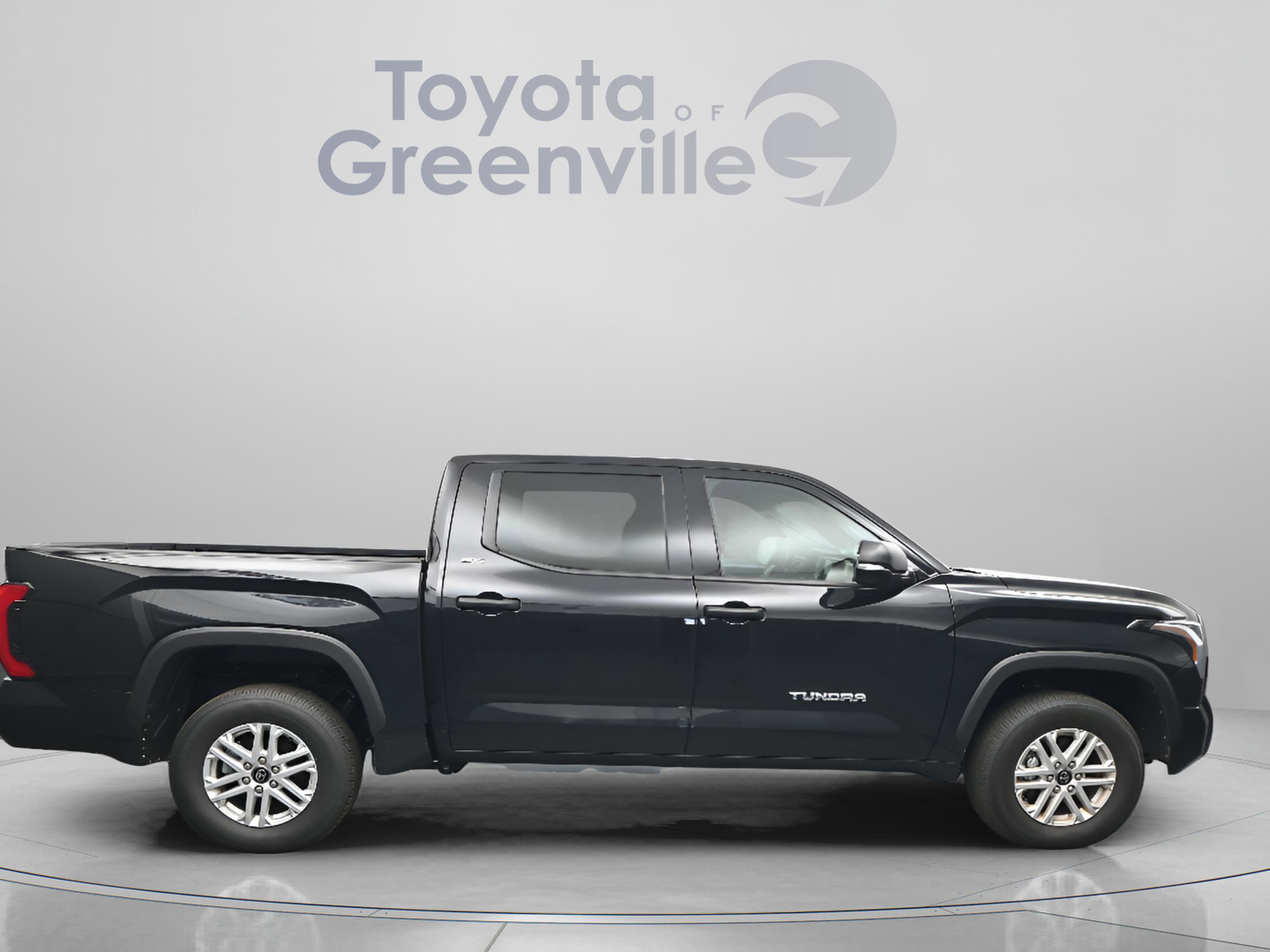 Used 2025 Toyota Tundra SR5 w/ SR5 Convenience Package AWD/4WD image 17