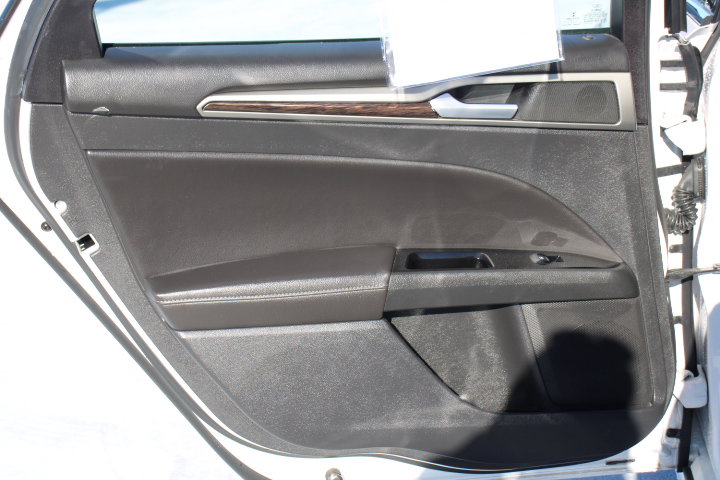 Used 2014 Ford Fusion Energi SE w/ Driver Assist Package image 13