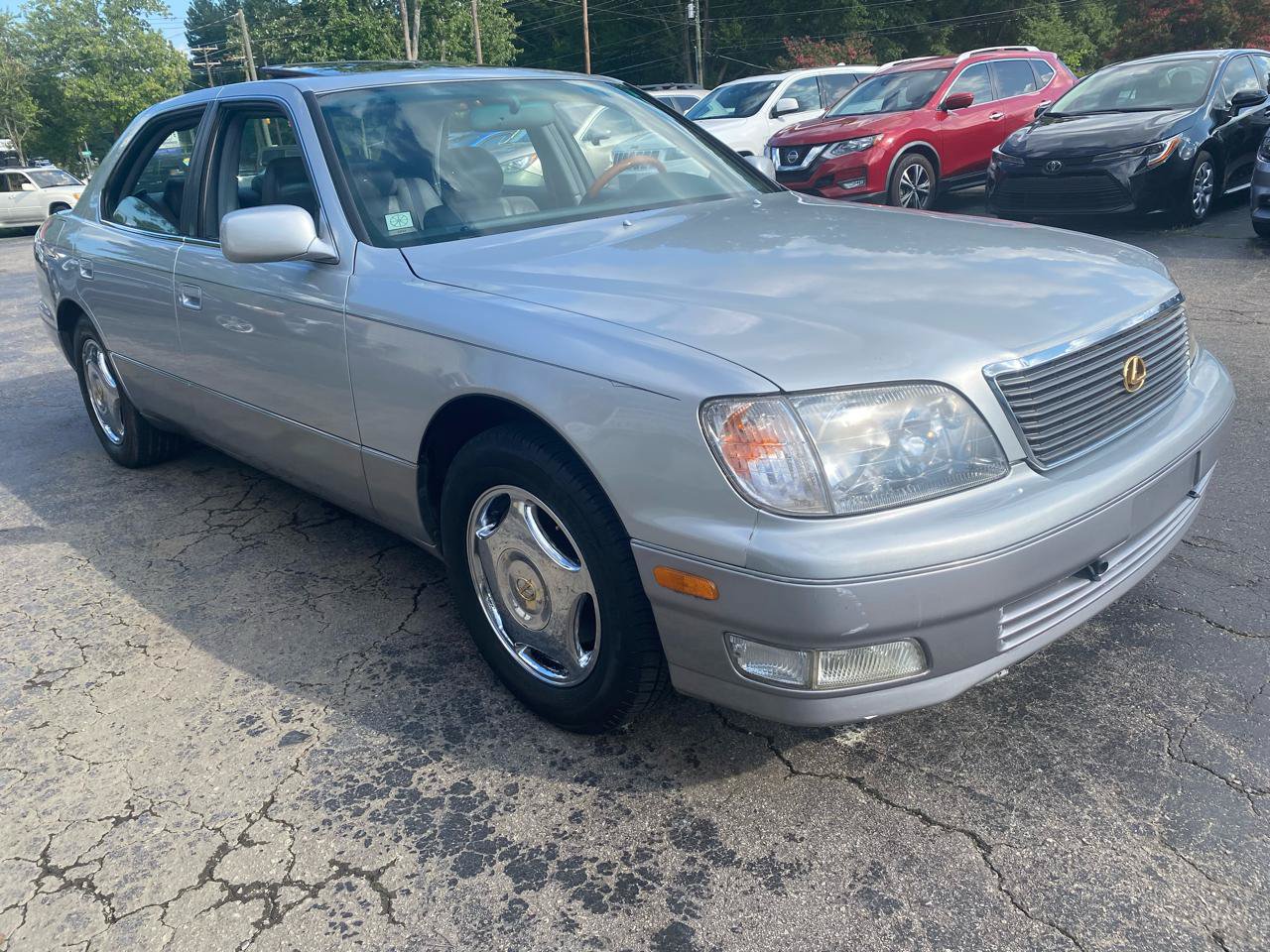 Used 1999 Lexus LS 400 RWD image 3