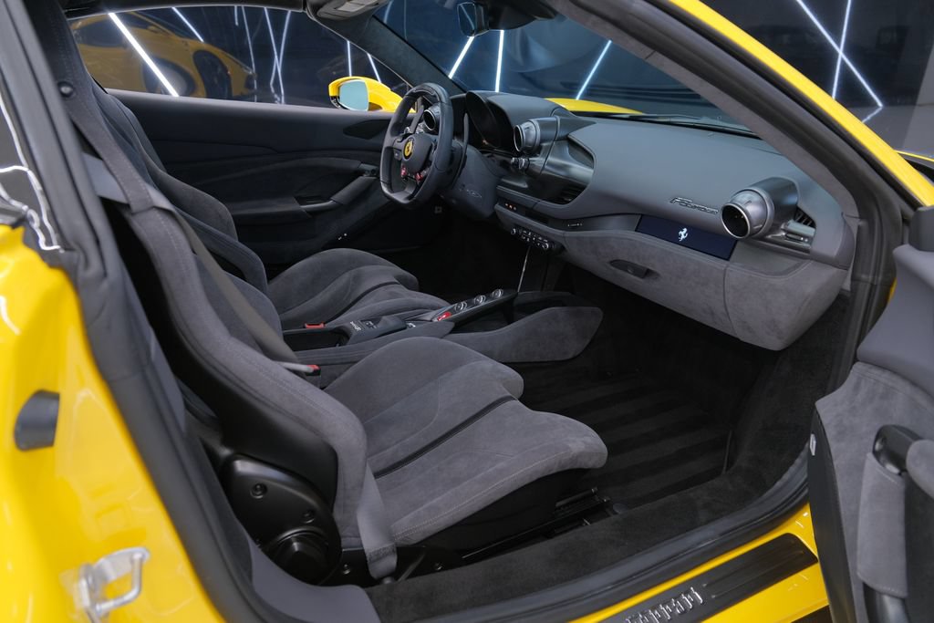 Used 2021 Ferrari F8 Tributo RWD image 38