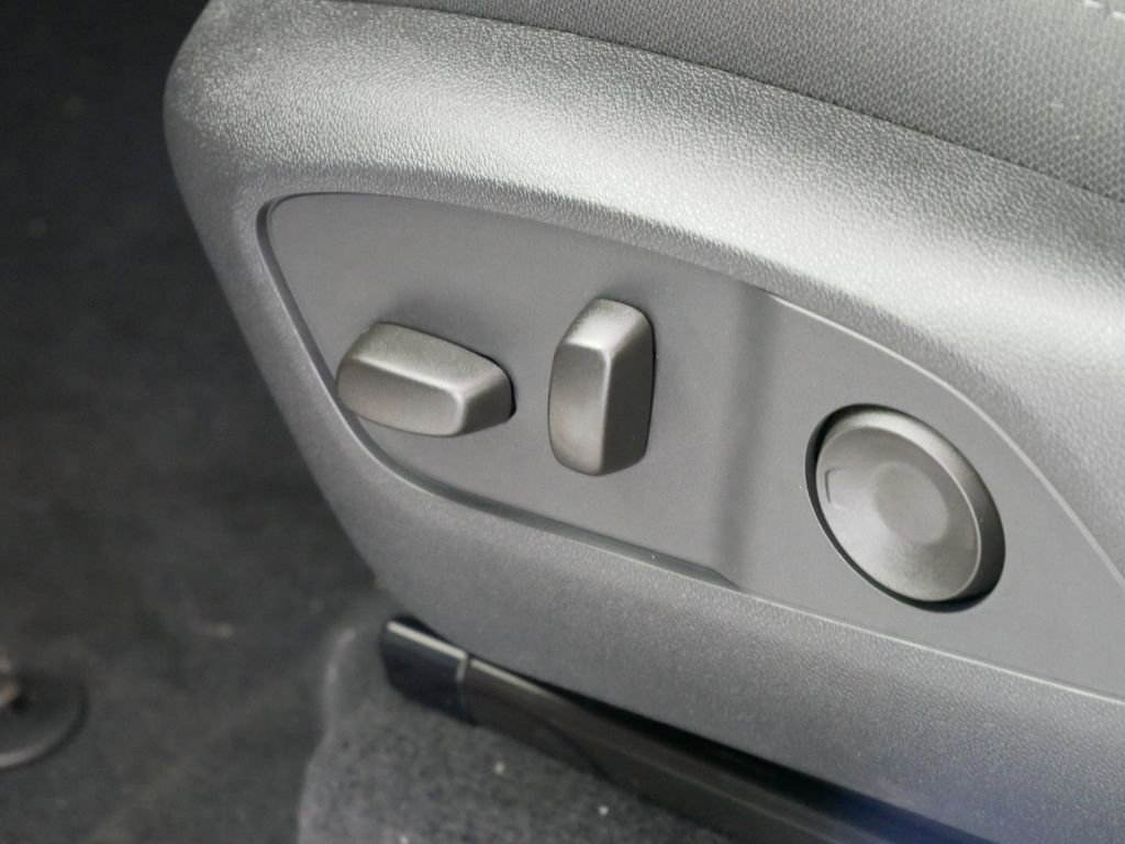 New 2025 GMC Acadia Elevation image 11