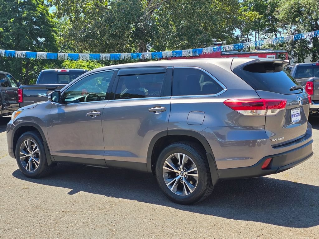 Used 2019 Toyota Highlander LE AWD/4WD image 31