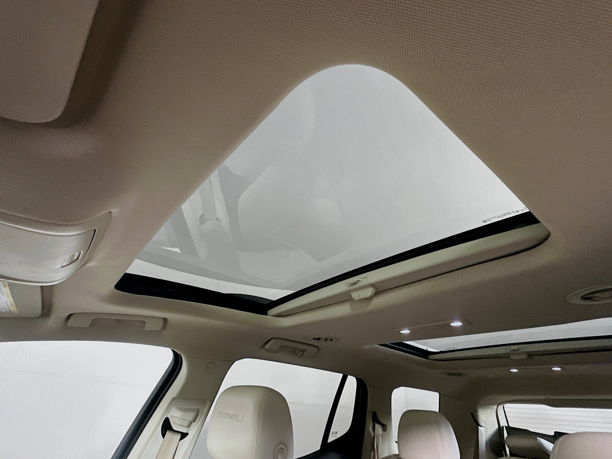 Used 2020 GMC Acadia Denali w/ Technology Package FWD image 27