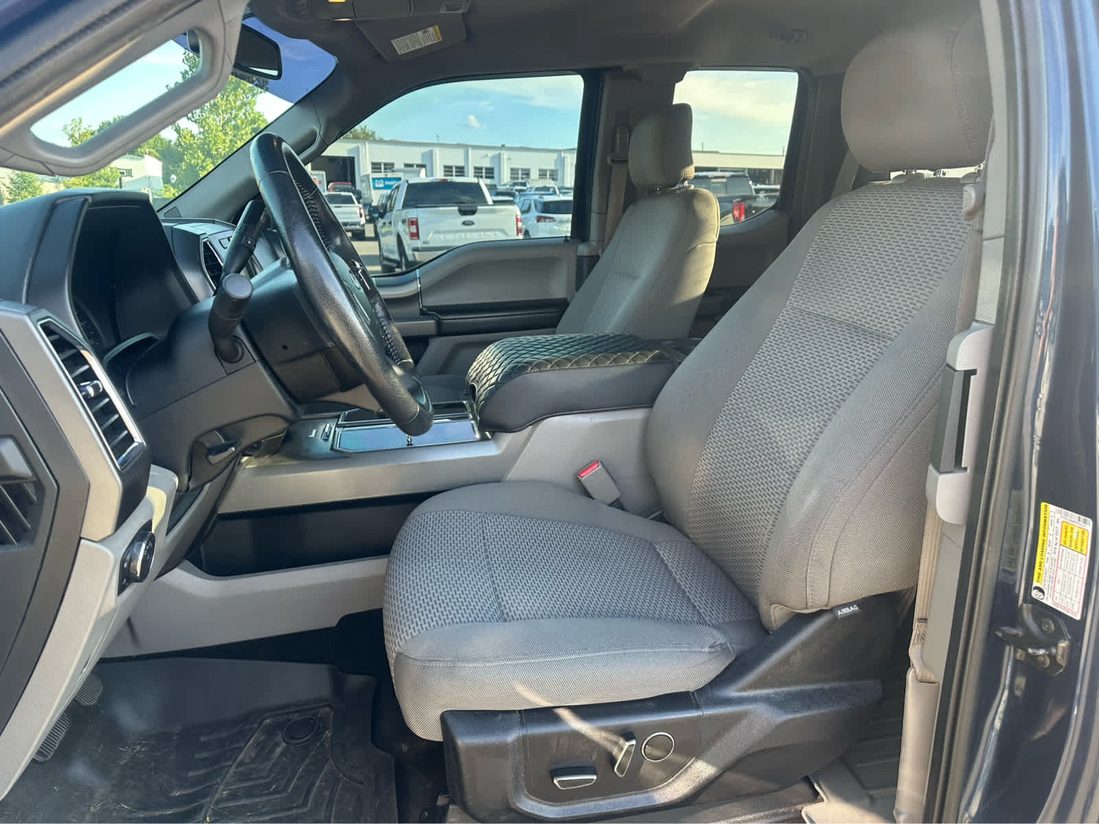 Used 2015 Ford F150 XLT w/ Equipment Group 302A Luxury AWD/4WD image 10