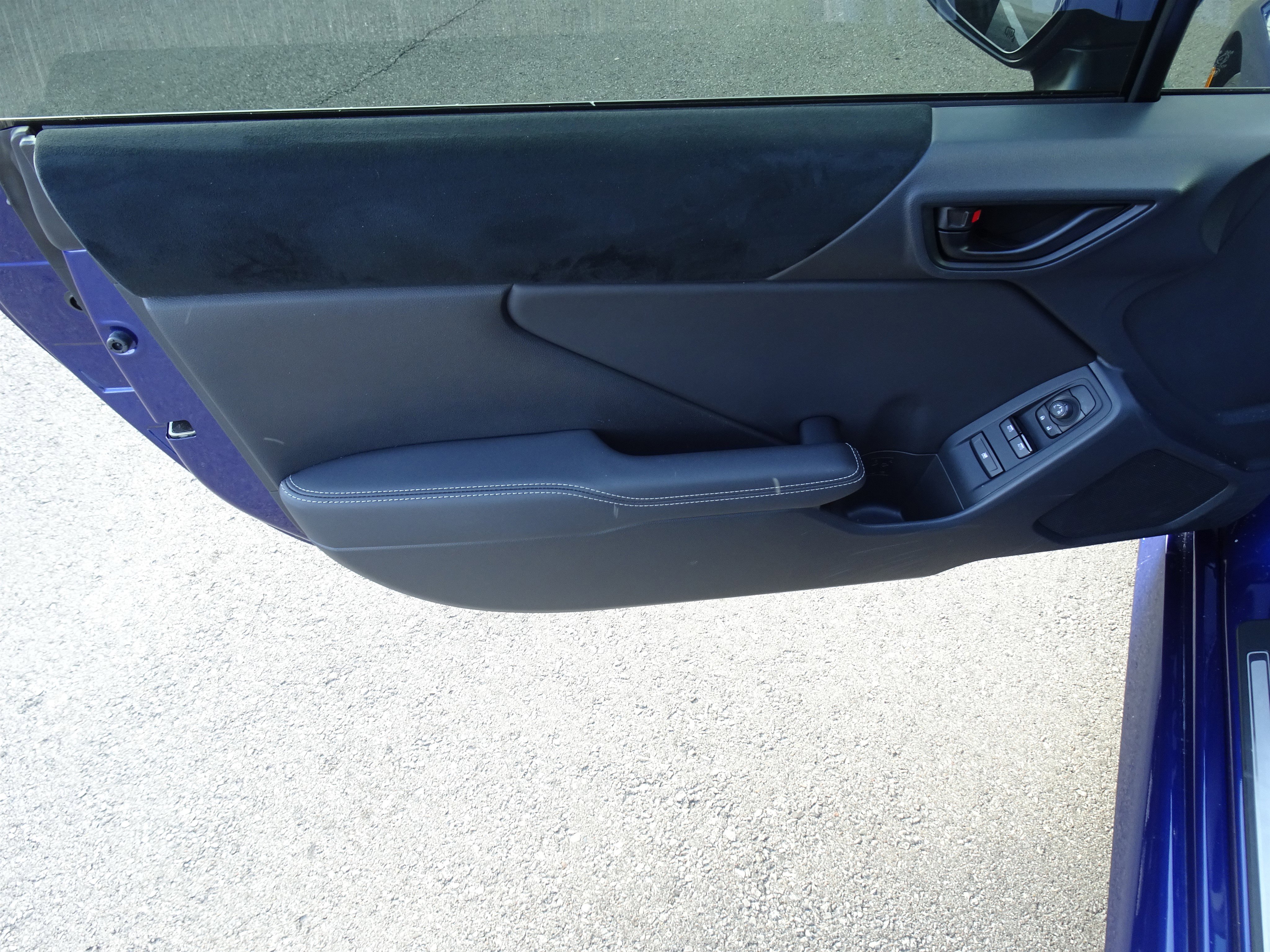 Used 2022 Toyota GR86 Premium w/ ALL Weather Mat Package (TMS) image 12