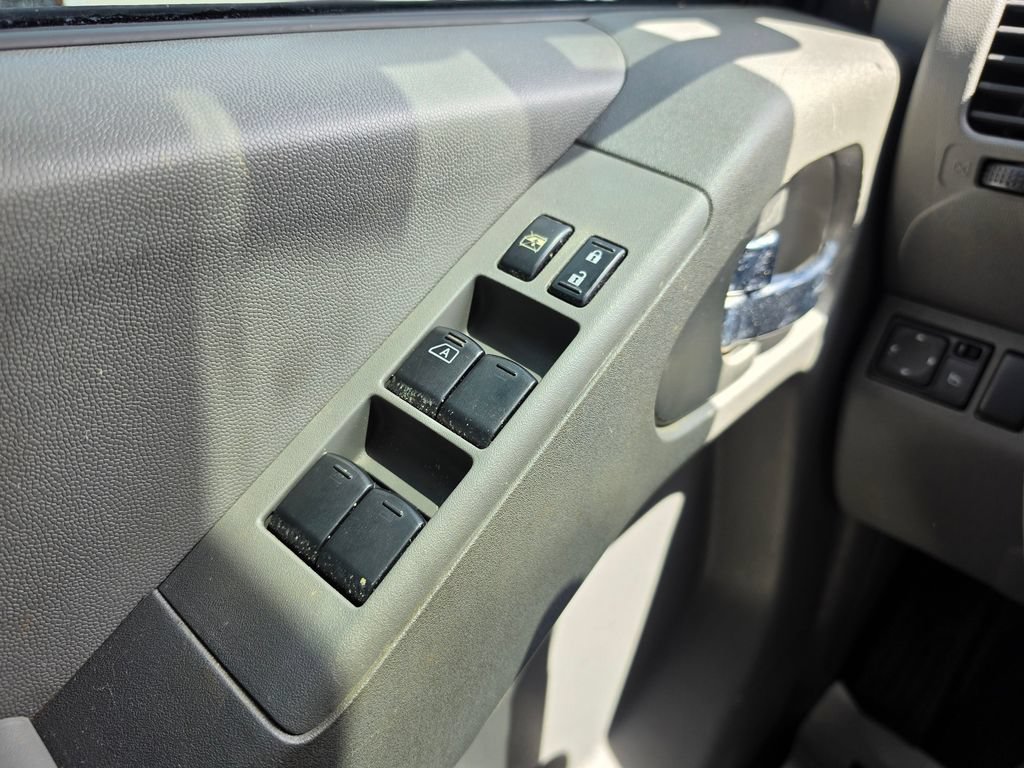 Used 2016 Nissan Frontier SV RWD image 18