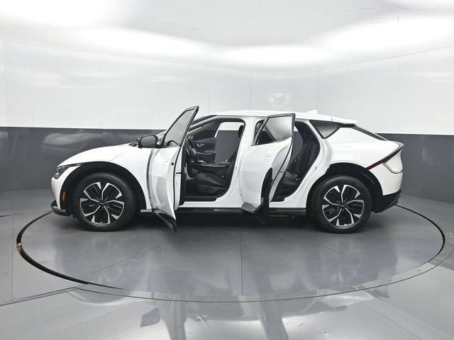 Used 2024 Kia EV6 Wind w/ Wind Technology Package RWD image 38