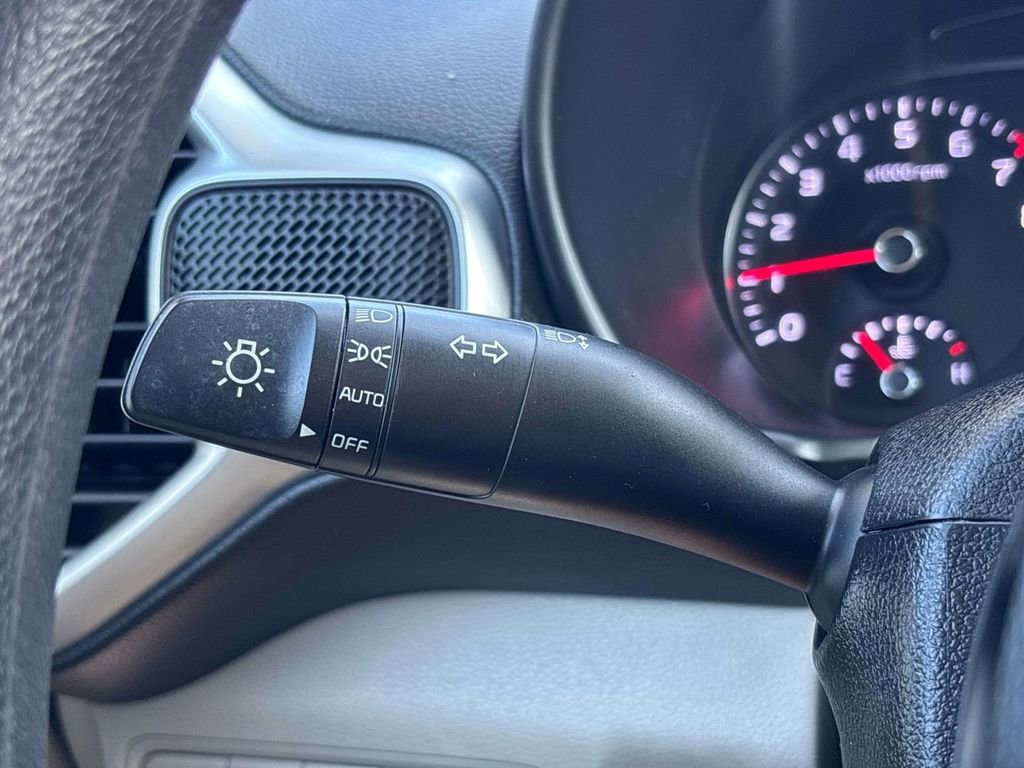 Certified 2021 Kia Soul LX image 28