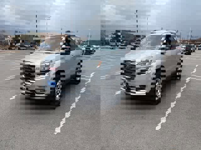Used 2014 GMC Acadia SLE image 1