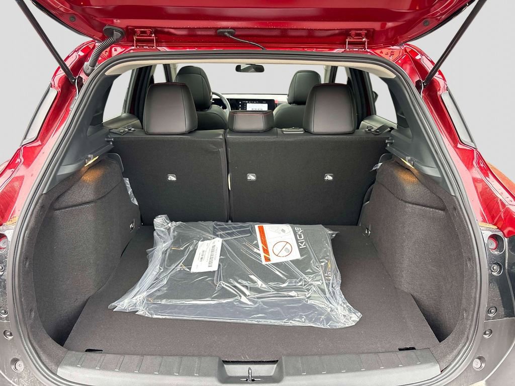 New 2026 Nissan Kicks SR w/ SR Premium Package AWD/4WD image 5