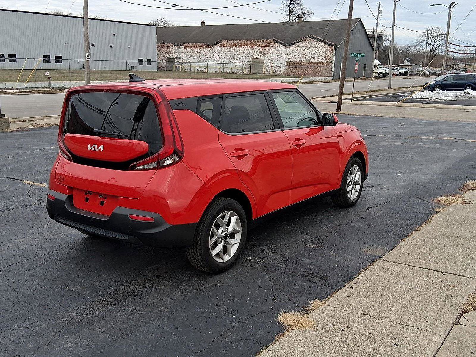 Used 2022 Kia Soul LX w/ Technology Package image 3