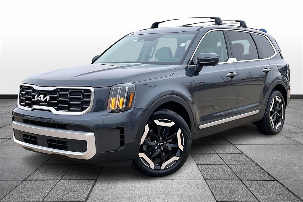Used 2024 Kia Telluride S w/ S Sunroof Package