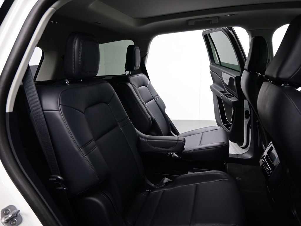 Used 2025 Lincoln Aviator 2WD w/ Jet Appearance Package image 20