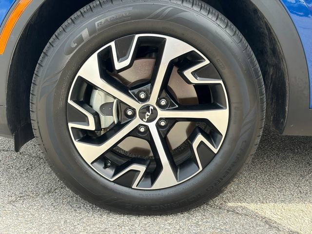 Used 2023 Kia Sportage EX image 2