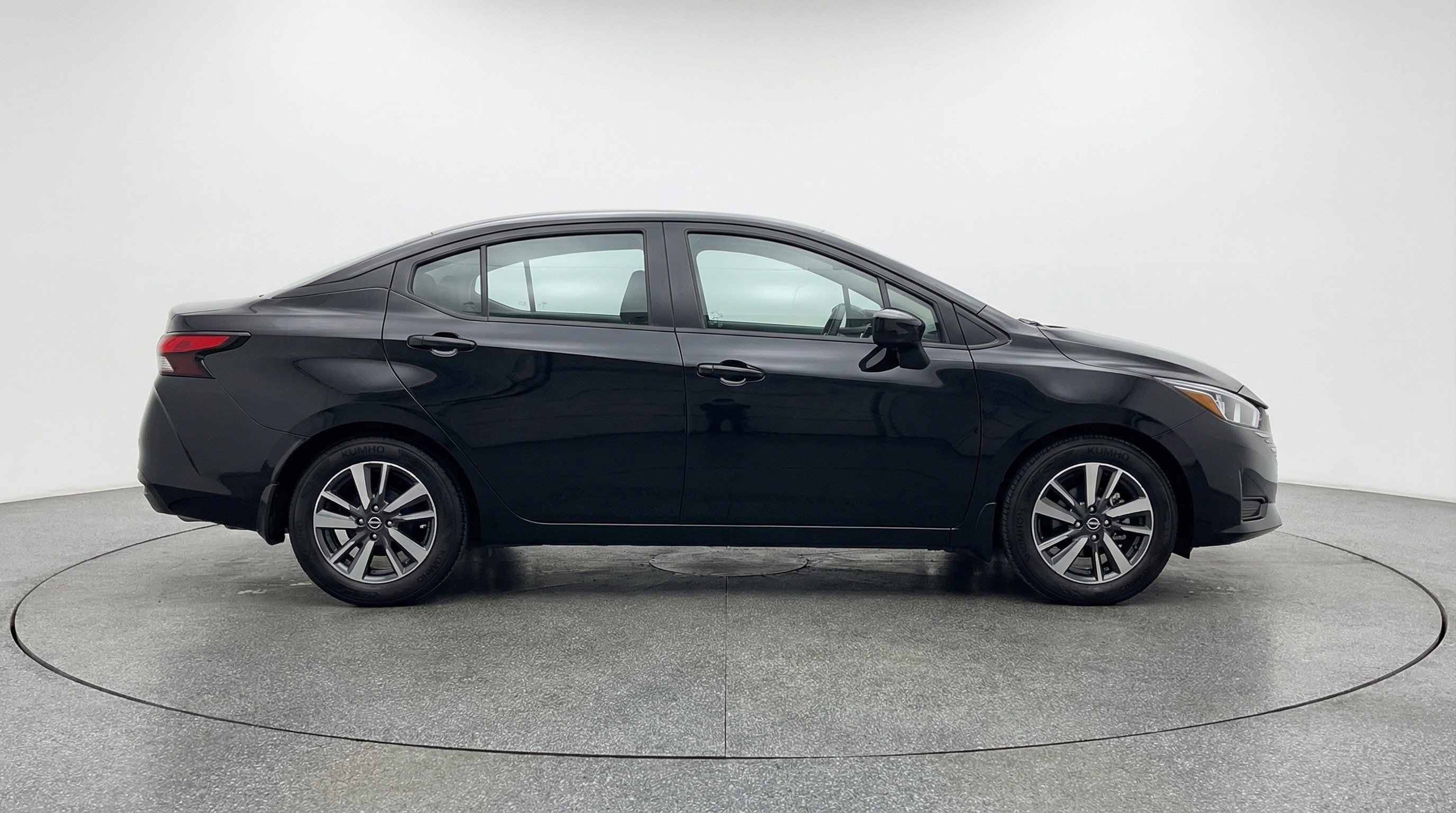 Used 2025 Nissan Versa SV FWD image 11