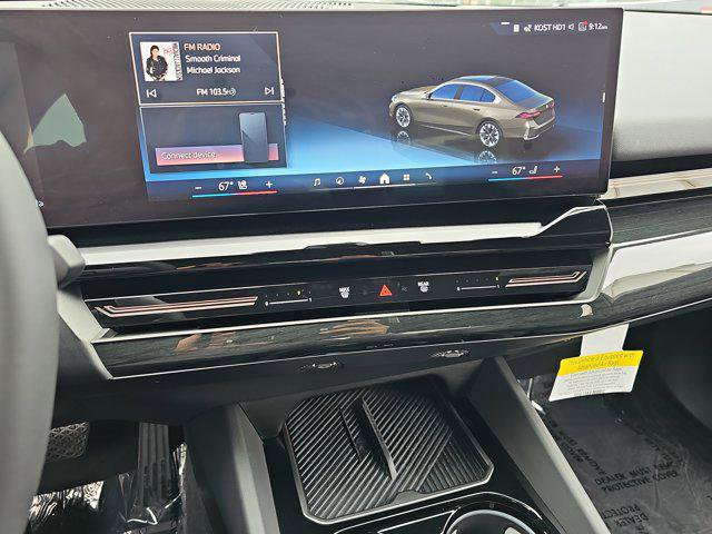 Used 2024 BMW 530i w/ Convenience Package image 20