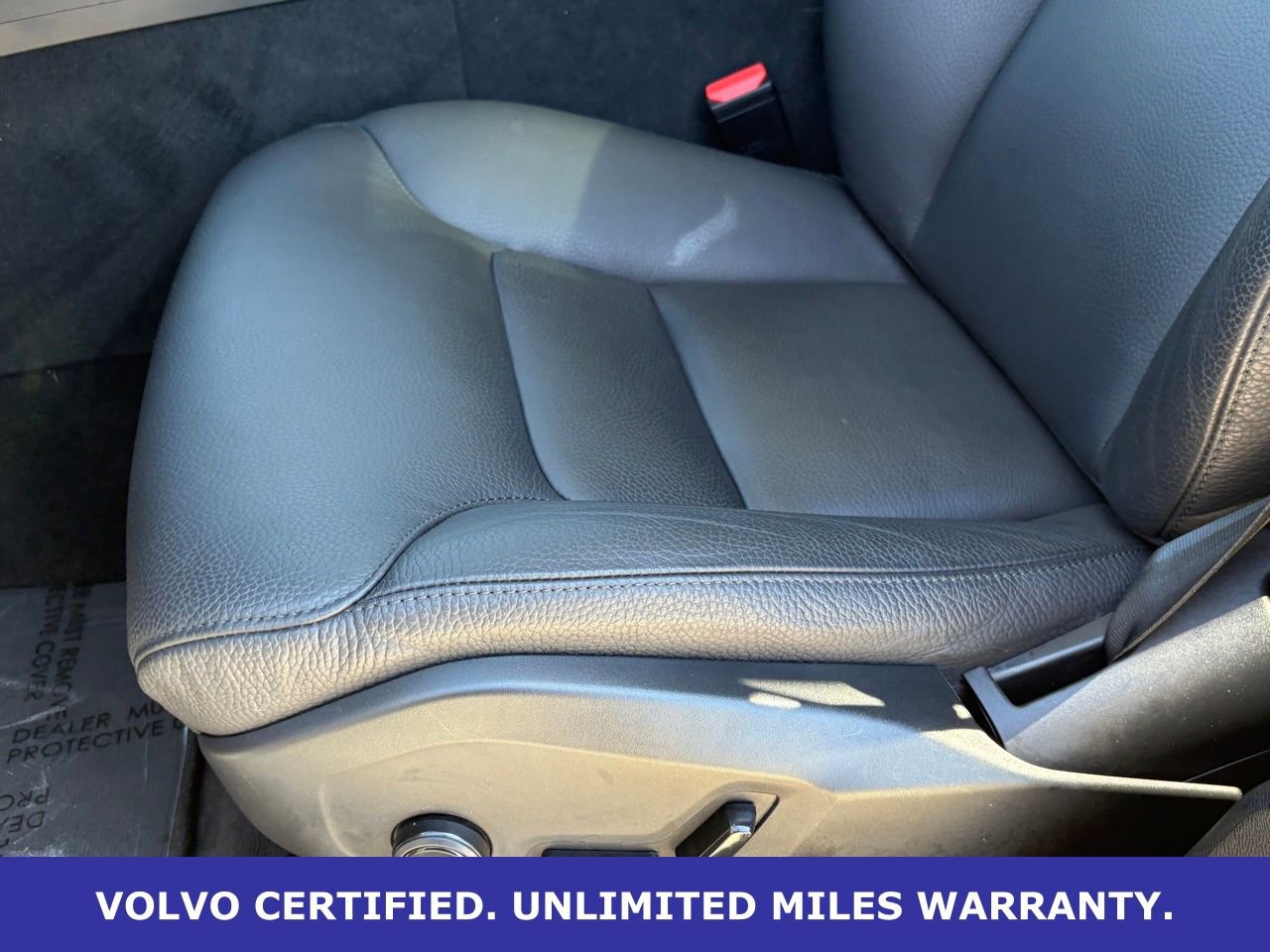 Certified 2025 Volvo XC60 B5 Plus image 31