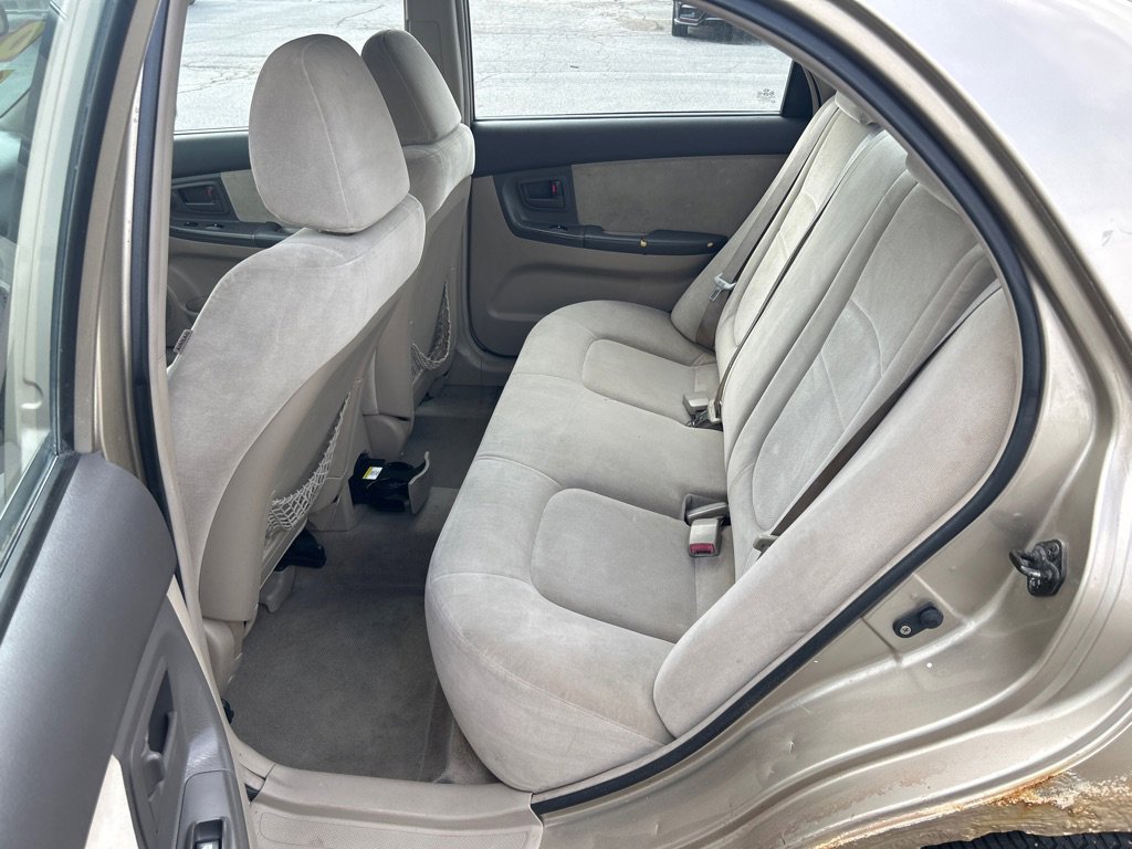 Used 2005 Kia Spectra LX FWD image 10