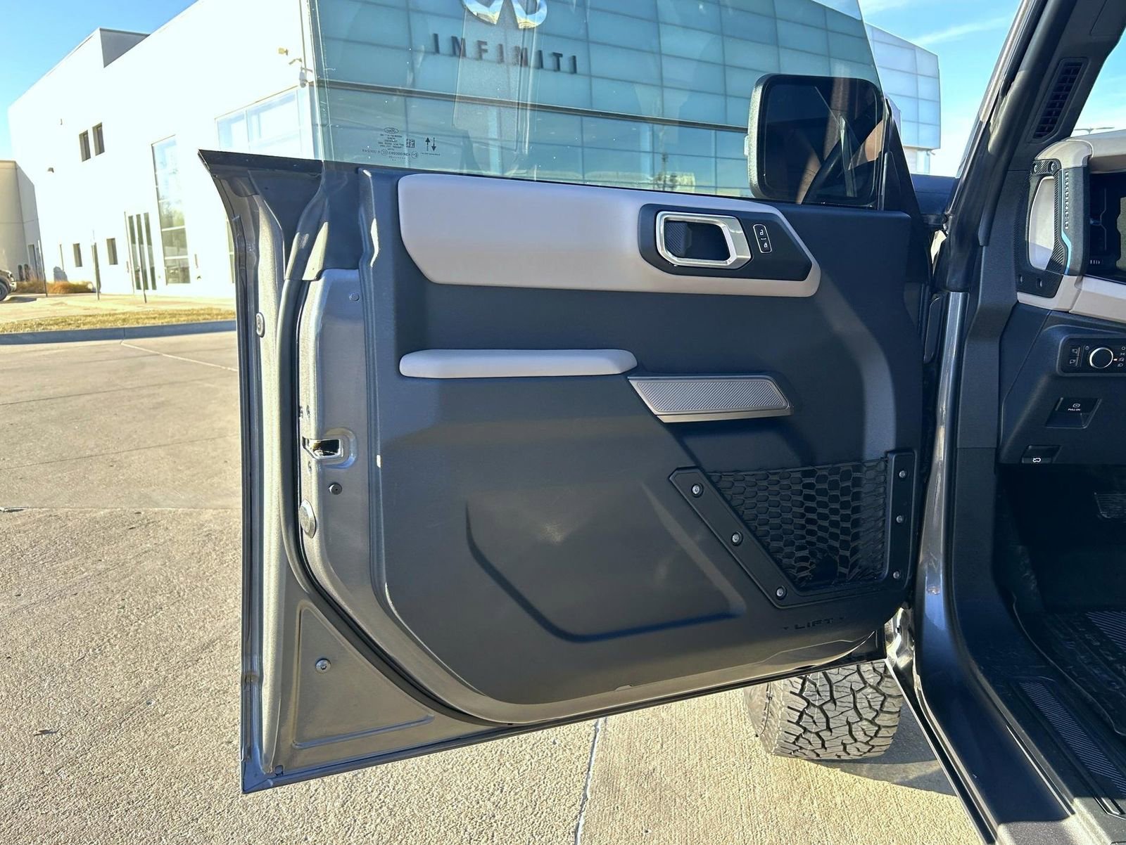 Used 2022 Ford Bronco Wildtrak image 9