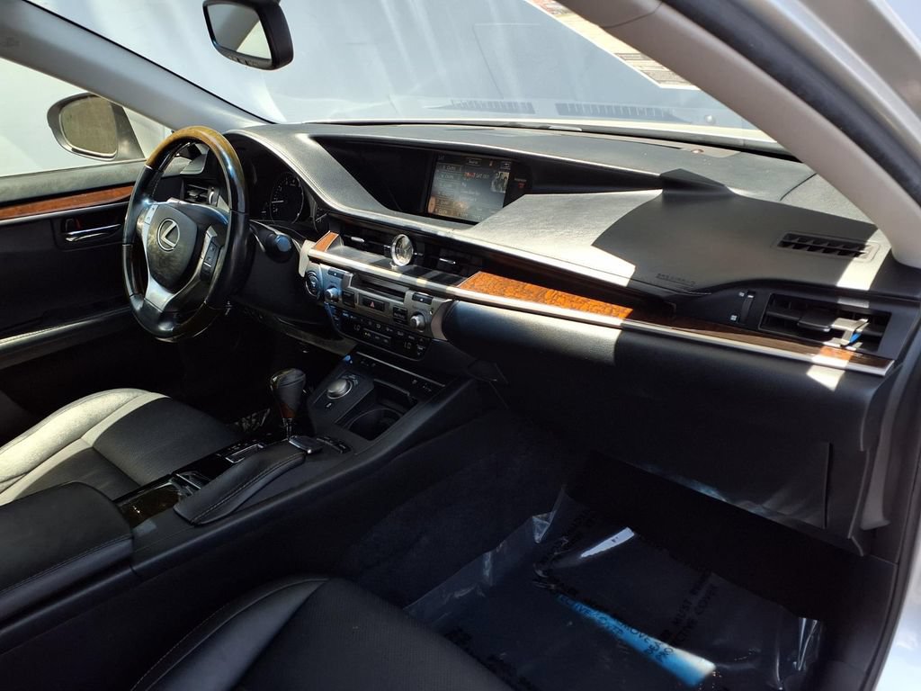 Used 2015 Lexus ES 350 w/ Premium Package FWD image 36