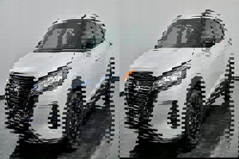 Used 2024 Nissan Kicks SR w/ SR Premium Package image 5