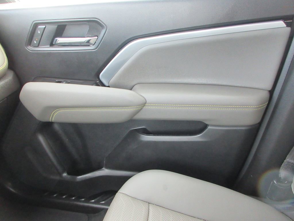 Used 2025 Chevrolet Colorado ZR2 w/ Technology Package image 39