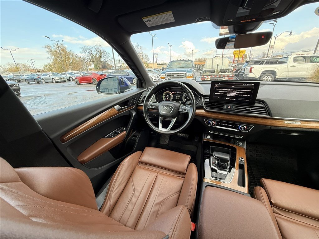 Used 2022 Audi Q5 e Premium w/ Convenience Package image 24