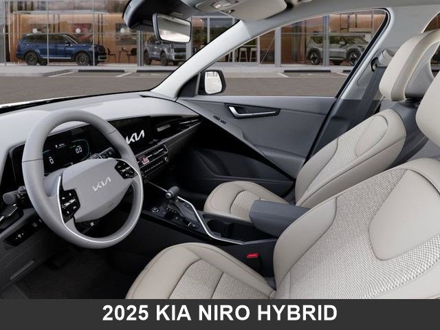Used 2025 Kia Niro EX image 17