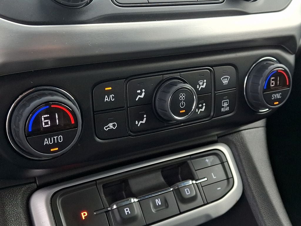 Used 2023 GMC Acadia SLE w/ Driver Convenience Package FWD image 16