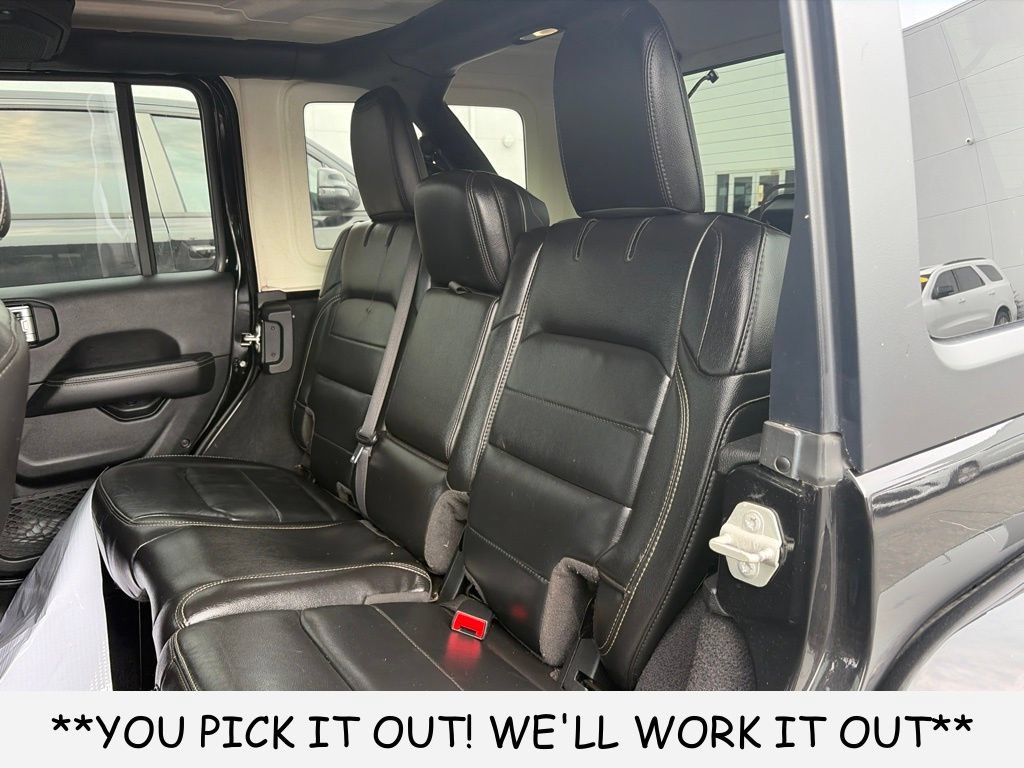 Used 2023 Jeep Wrangler Unlimited Sahara w/ Cold Weather Group AWD/4WD image 9