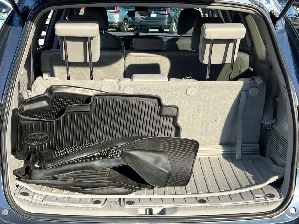 Used 2018 Toyota Highlander LE AWD/4WD image 21
