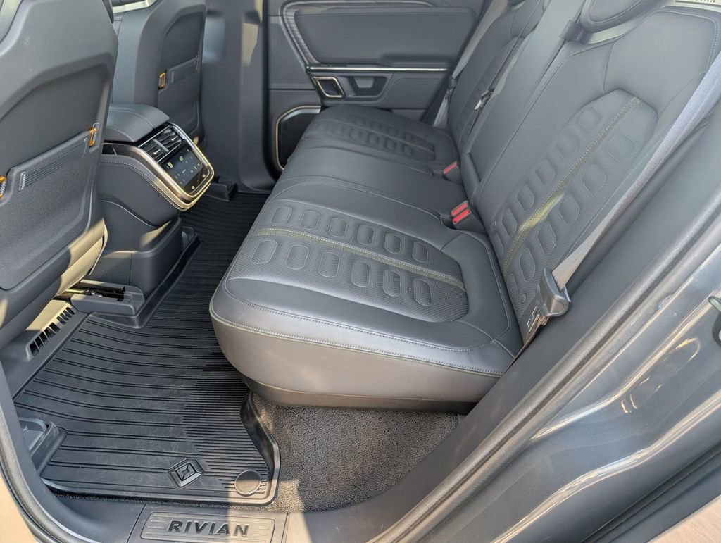 Used 2022 Rivian R1T Adventure image 38
