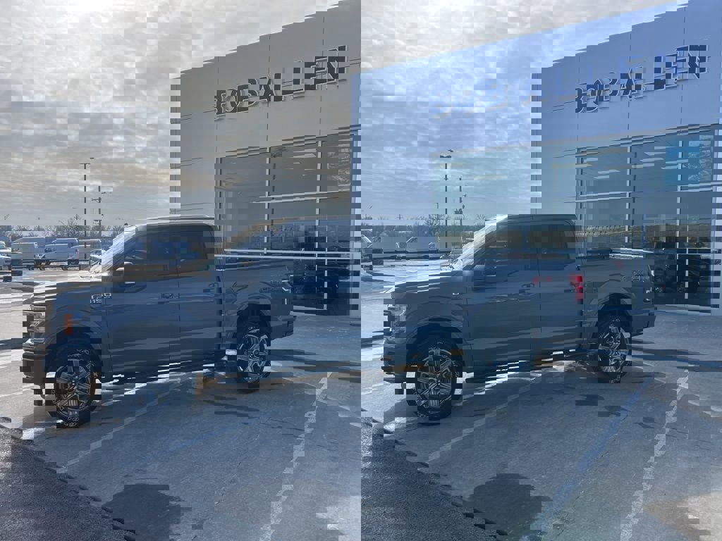 Used 2019 Ford F150 XLT w/ Equipment Group 302A Luxury image 2