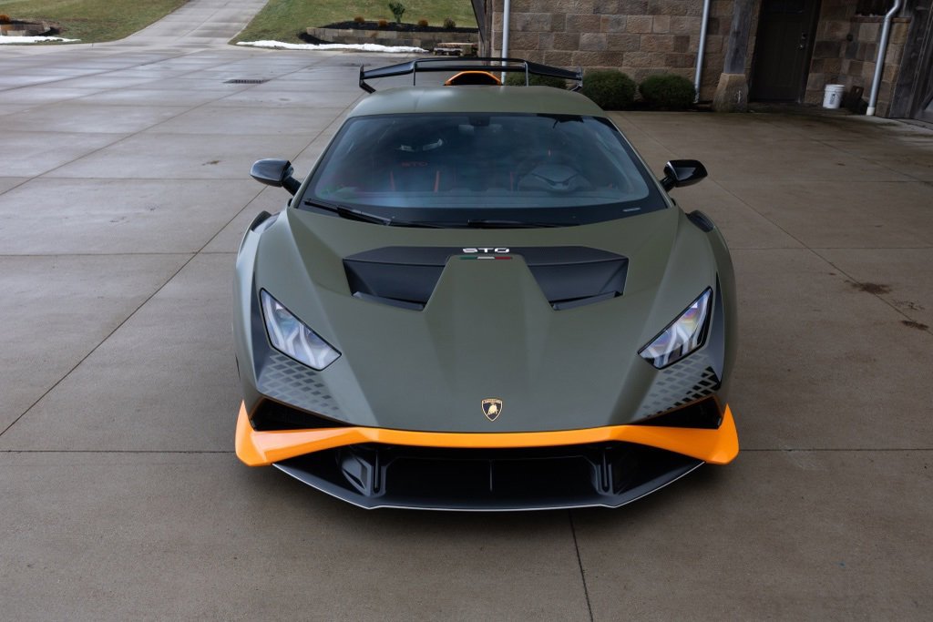 Used 2022 Lamborghini Huracan STO image 18
