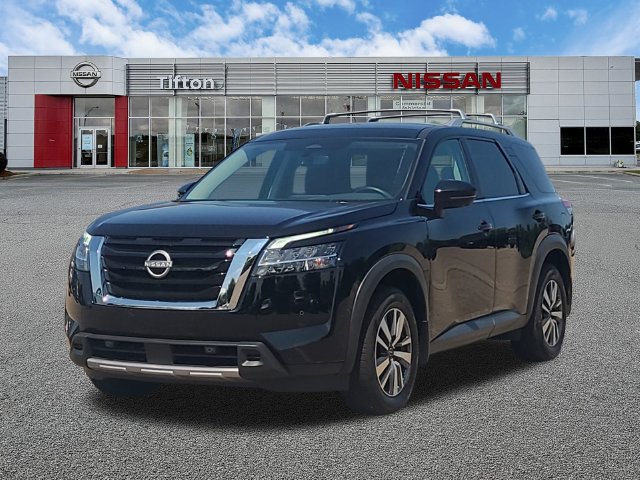 Used 2024 Nissan Pathfinder SL FWD image 3
